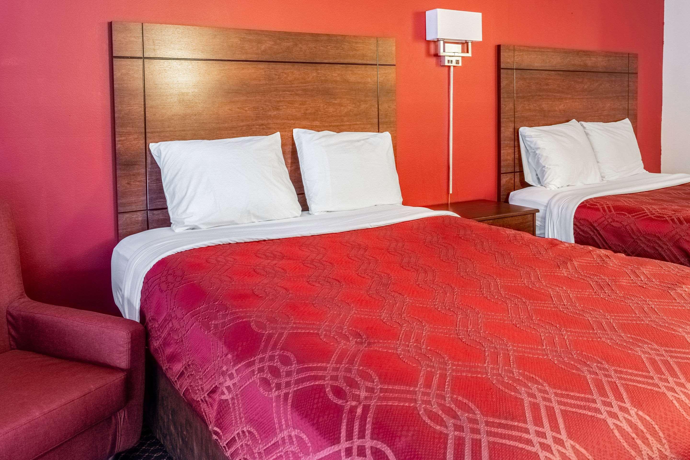 High Desert Inn Прайнвилл Экстерьер фото