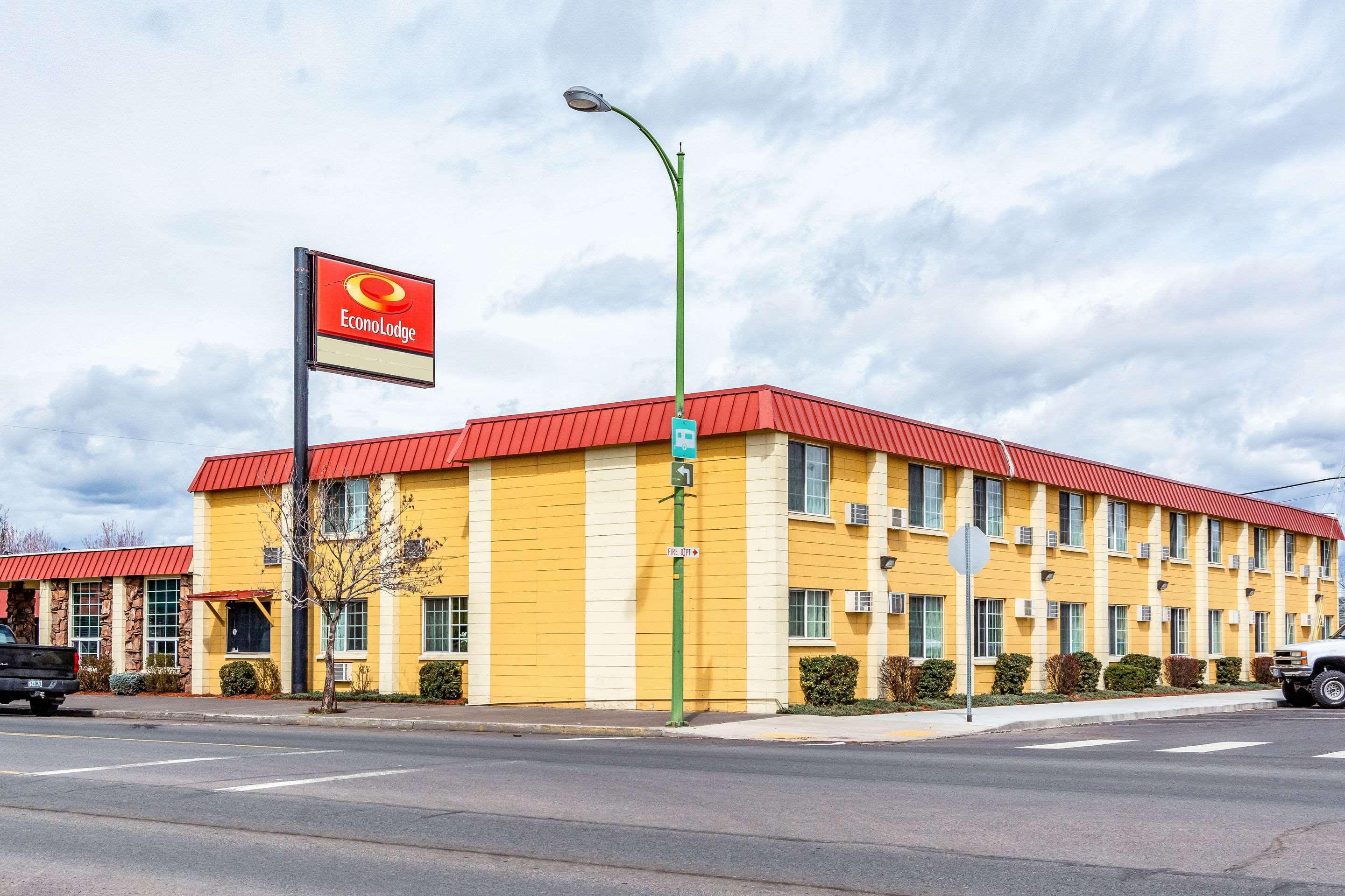 High Desert Inn Прайнвилл Экстерьер фото