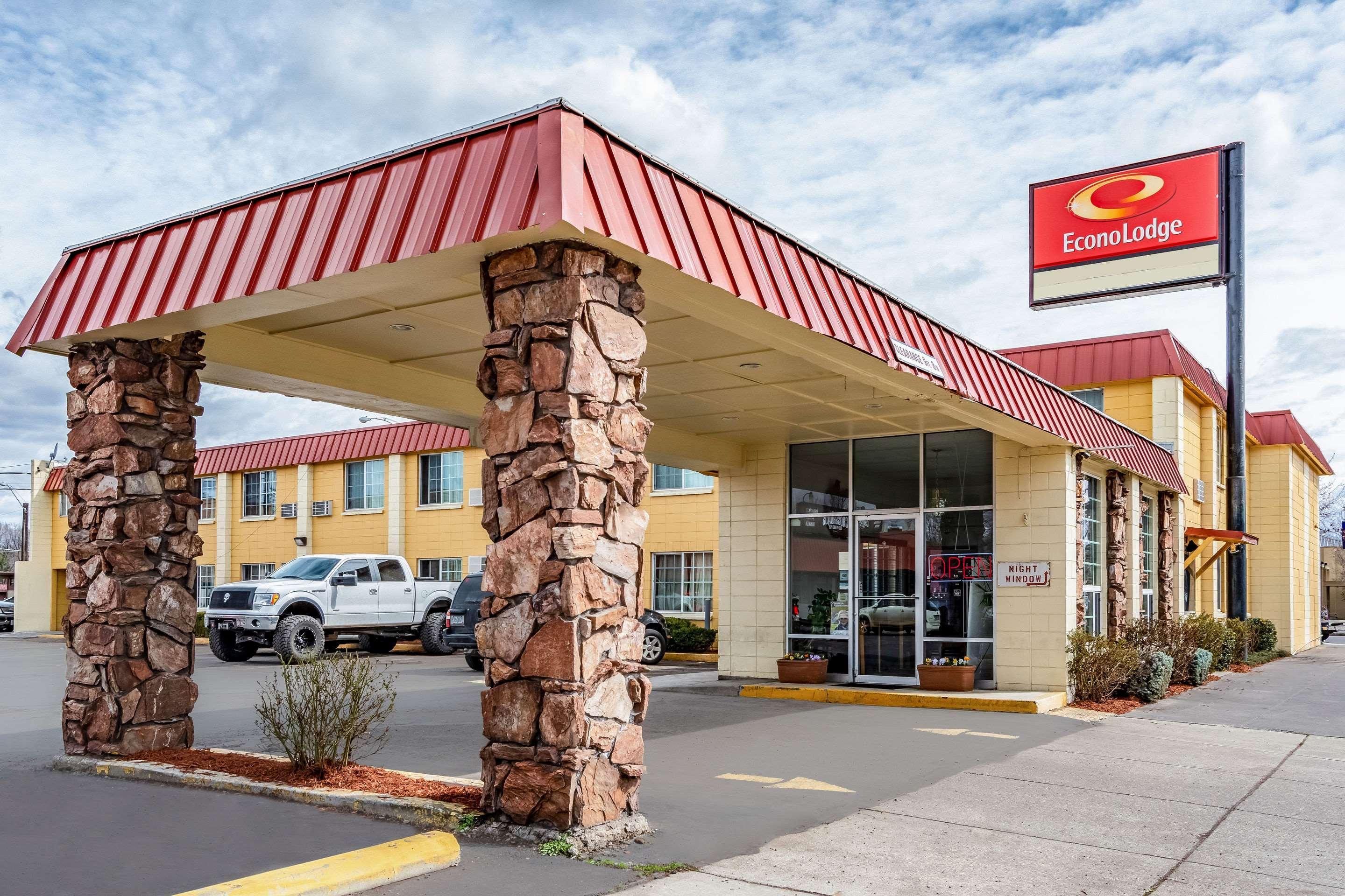 High Desert Inn Прайнвилл Экстерьер фото